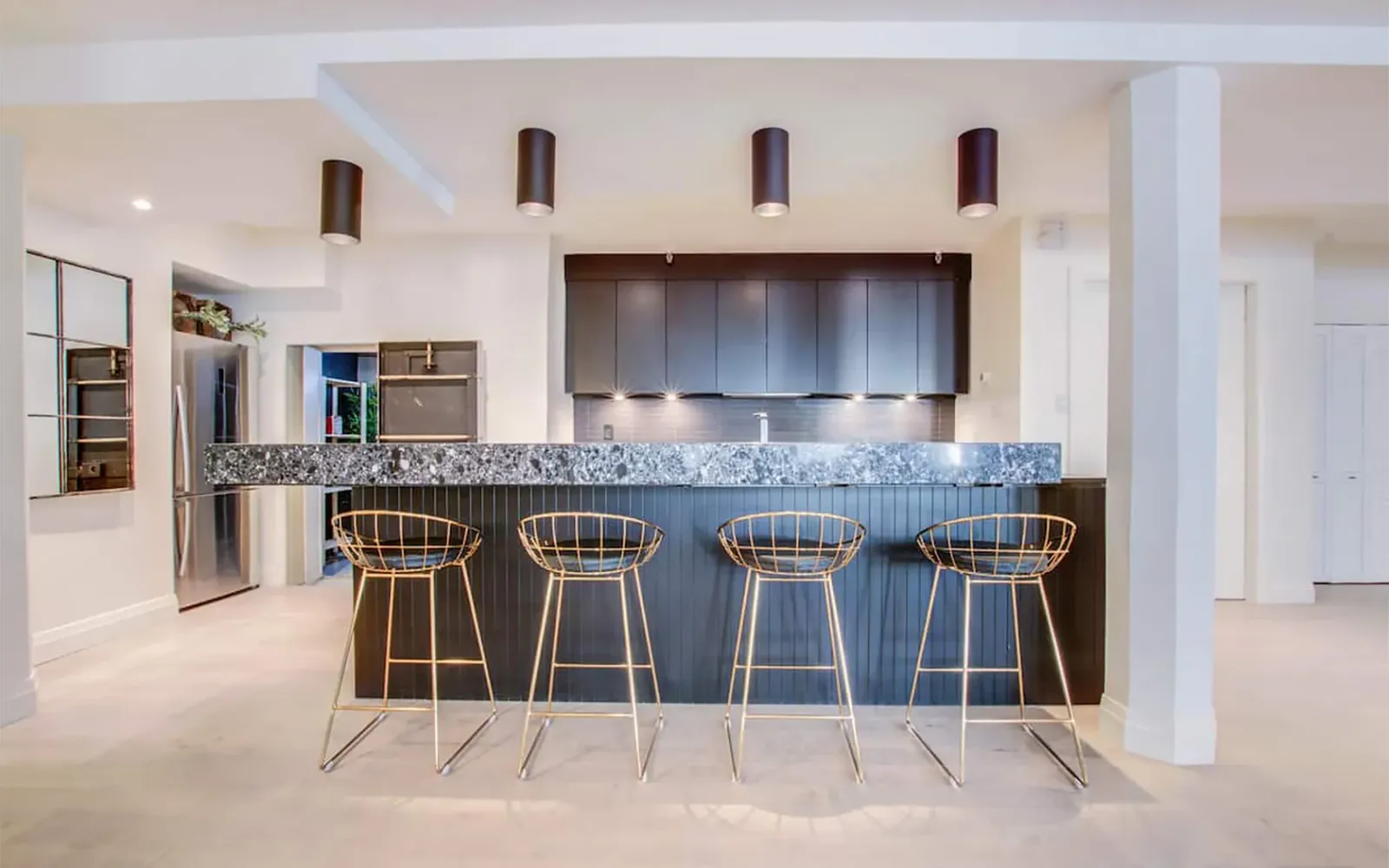 Kitchen remodeling project with custom cabinetry by Kasa General Contractor in Montreal